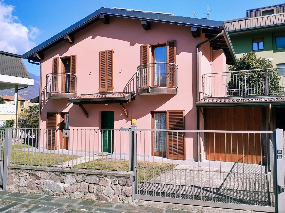 Doris' Home Pisogne Bagian luar foto